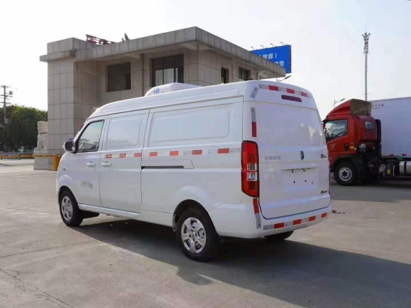 金杯海狮X30L冷藏车（容积3立方）